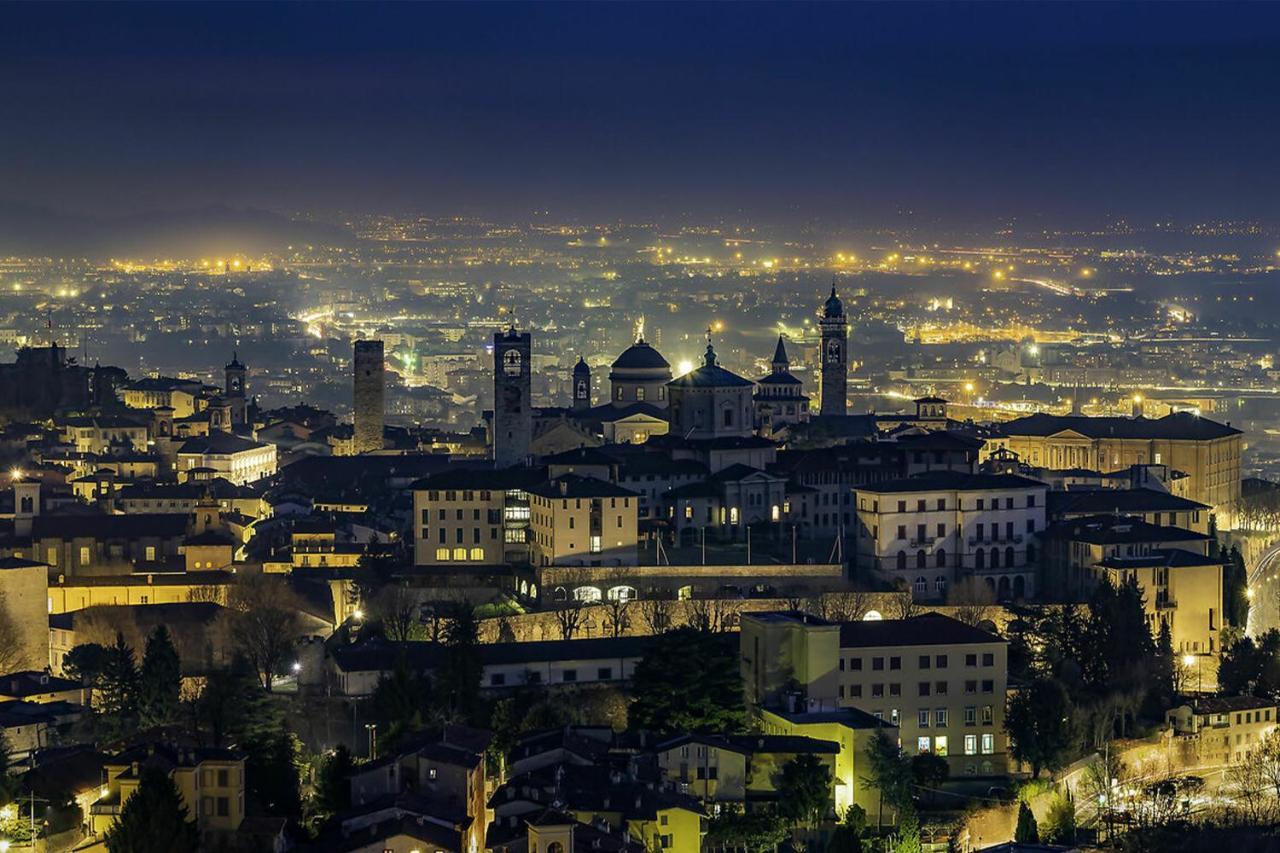 Porta Nuova - Casa Vacanze Ai Mille - 3 Bergamo Bagian luar foto